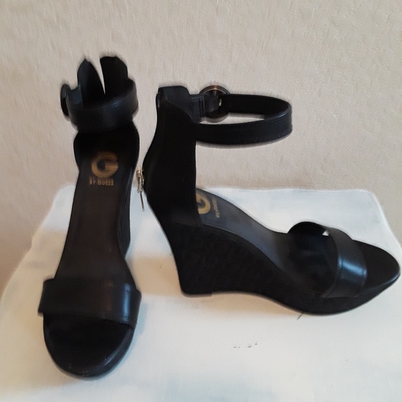 Black New Guess Shoes - Picture 4 of 5